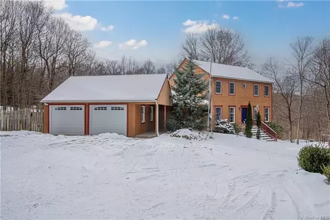 1 Toll House Rd, Cornwall, NY 12518