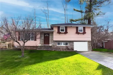 2202 Saw Mill River Rd, Greenburgh, NY 10523