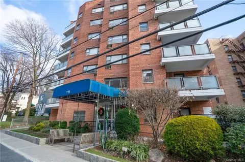 111 E Hartsdale Ave #2A, Greenburgh, NY 10530