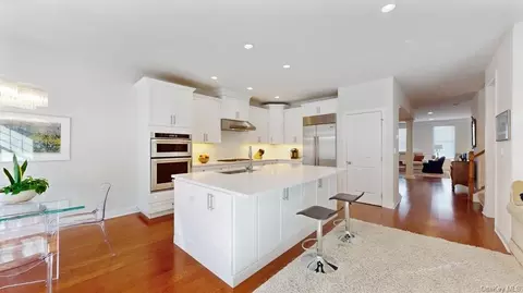 47 Dennis Ln, Mount Pleasant, NY 10570