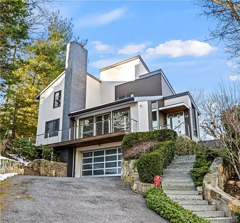 33 Highridge Rd, Greenburgh, NY 10530