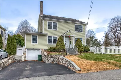 41 Ross Dr, Yorktown Heights, NY 10598