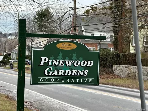 74 Pinewood Rd #2E, Greenburgh, NY 10530