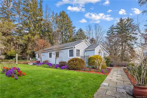 32 Panorama Dr, Southeast, NY 10509