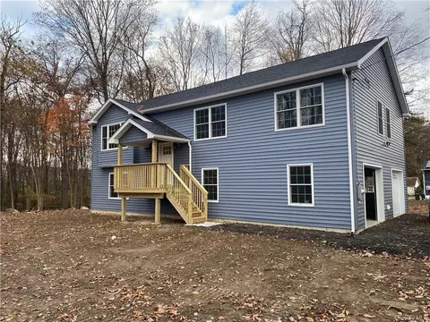16 4th St, Wallkill, NY 10940