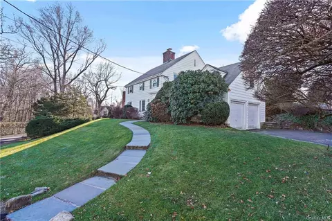 5 Glendon Cir, White Plains, NY 10605