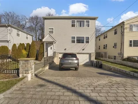 65 Ashland St, New Rochelle, NY 10801