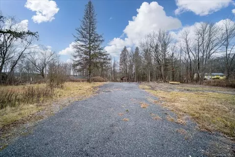 1641-1643 St Hwy 211, Mount Hope, NY 10963