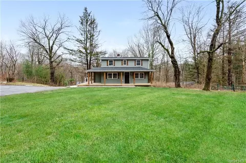 133 Vassar Rd, Poughkeepsie, NY 12603