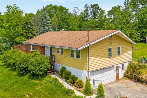 316 Plattekill Ardonia Rd, Wallkill, NY 12589