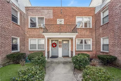 20 E Grand St #F, Mount Vernon, NY 10552
