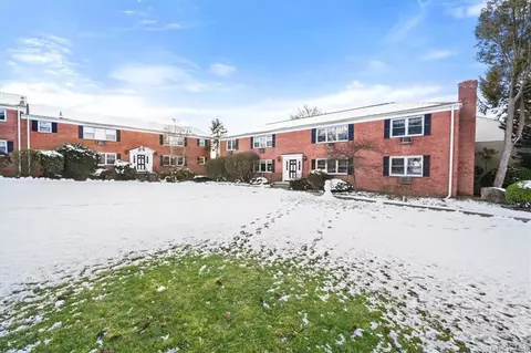 5 Lenox Ct #1101, Ramapo, NY 10901