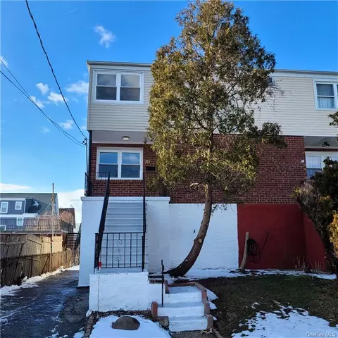31 Waring Pl, Yonkers, NY 10703