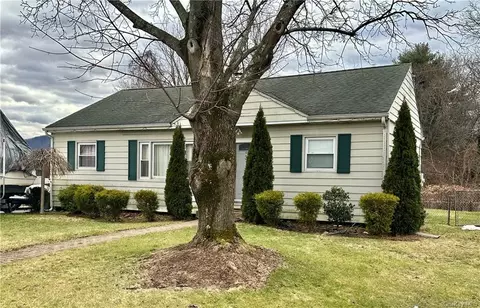 3 Broad St, New Windsor, NY 12553