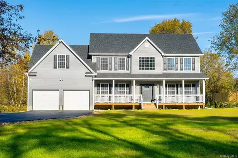 20 Valley View Ct, Walden, NY 12586