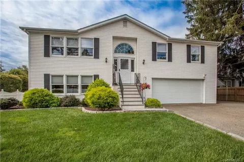 2105 Crompond Rd, Cortlandt, NY 10567