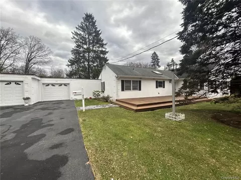 403 S Chelsea Rd, Greenburgh, NY 10603