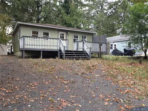 40 S Rivera Trl, Wallkill, NY 12589