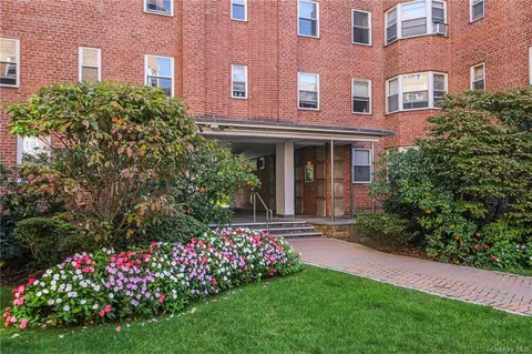 235 Garth Rd #B6D, Scarsdale, NY 10583