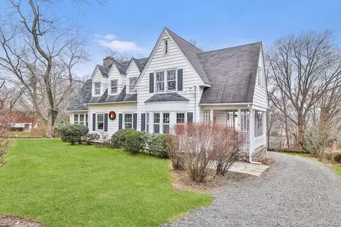 72 S Magnolia St, Orangetown, NY 10965