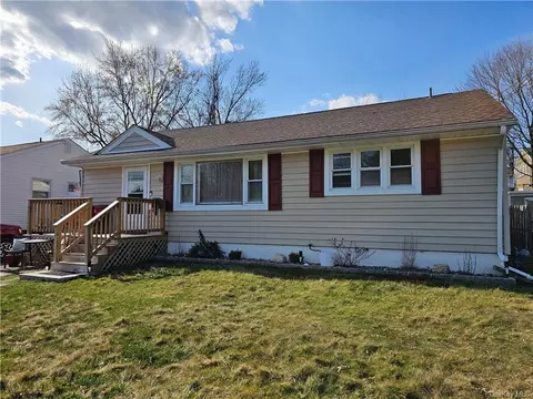 21 Flemming Dr, Newburgh, NY 12550