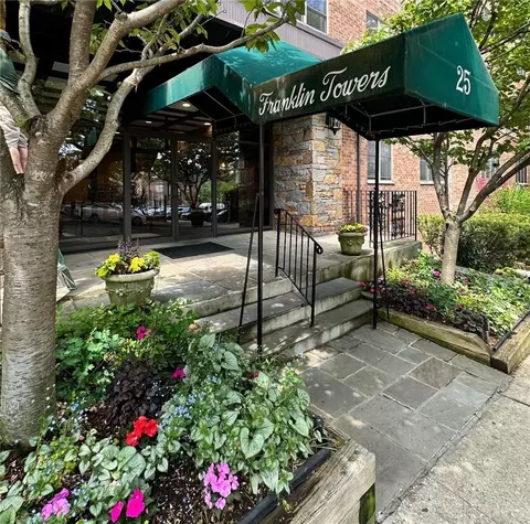 25 Franklin Ave #3O, White Plains, NY 10601