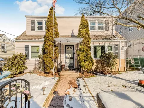 43 Roosevelt St, Yonkers, NY 10701