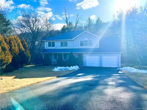 19 Lea Ct, Mount Ivy, NY 10923