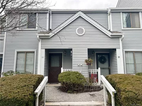 30 Sharon Lynn Blvd #30, Yorktown, NY 10547