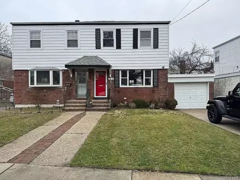 14611 Laburnum Ave, Flushing, NY 11355