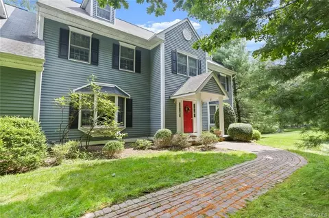 19 Kendall Rd, Pound Ridge, NY 10576