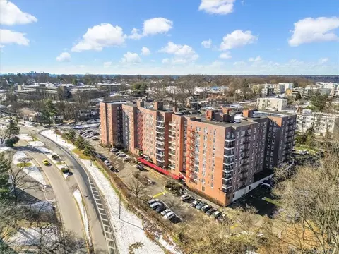 245 Rumsey Rd #4W, Yonkers, NY 10701
