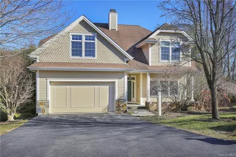 14 Juniper Ct, North Castle, NY 10504