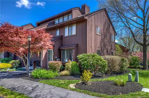 11 Old Farm Ln #11, Yorktown, NY 10547