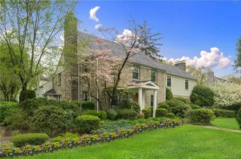 21 Brite Ave, Scarsdale, NY 10583