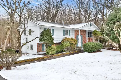 215 Newport Ave, Orangetown, NY 10983