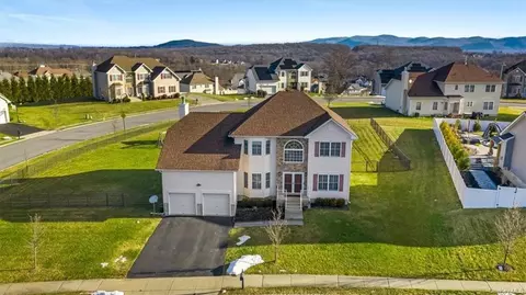 3526 John Paul Jones Ln, New Windsor, NY 12553