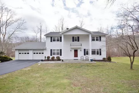 2225 Van Cortlandt Cir, Yorktown, NY 10598