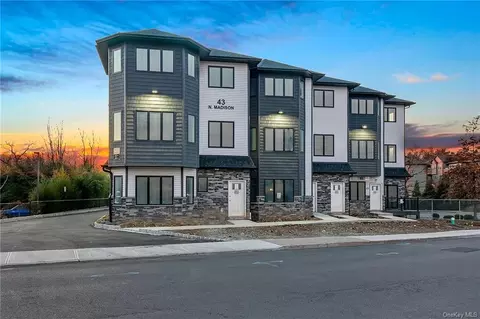 43 N Madison Ave #112, Ramapo, NY 10977