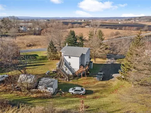 6 Round Hill Rd, Florida, NY 10921