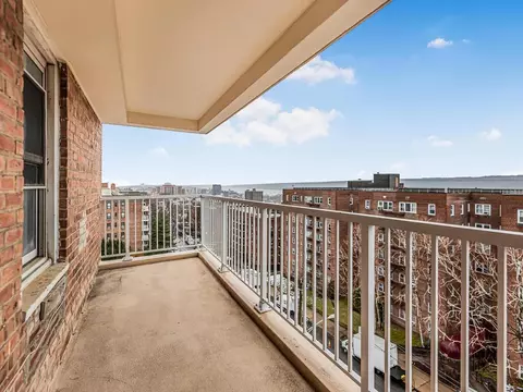 300 N Broadway #5J, Yonkers, NY 10701