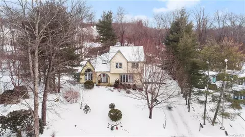 1431 Sunny Ridge Rd, Yorktown, NY 10547