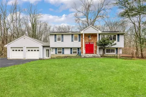 56 Smith Hill Rd, Ramapo, NY 10952