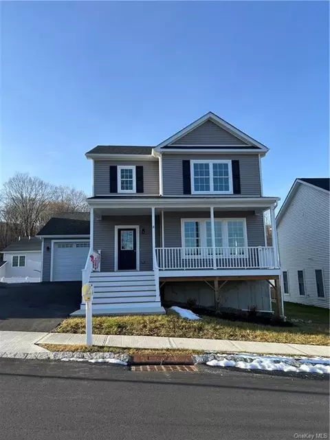 18 Benjamin Dr, Lloyd, NY 12528
