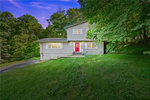 128 Booth Rd, Chester, NY 10918