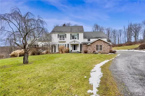 1017 Centre Rd, Clinton, NY 12580