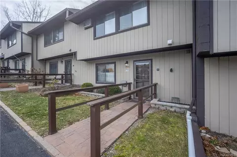 1304 Chelsea Cv S, Beekman, NY 12533