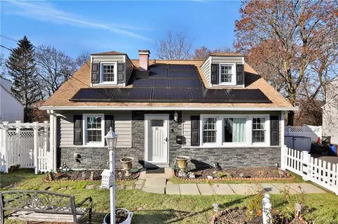 81 Ferris Pl, Ossining, NY 10562