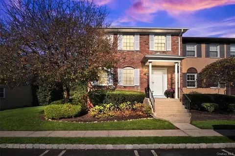 583 Lenape Ct, Ramapo, NY 10901