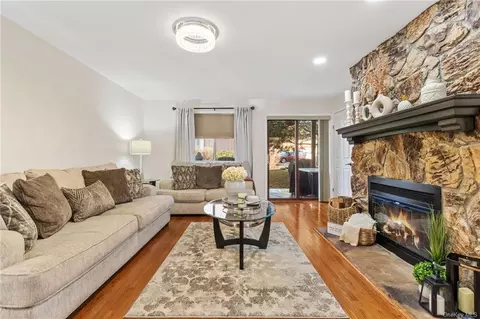 301 Panorama Dr, Yorktown, NY 10547